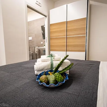 Sikelia Apartment